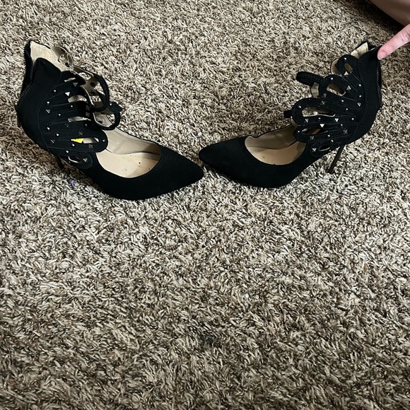 Angle wing heels - Picture 2 of 3